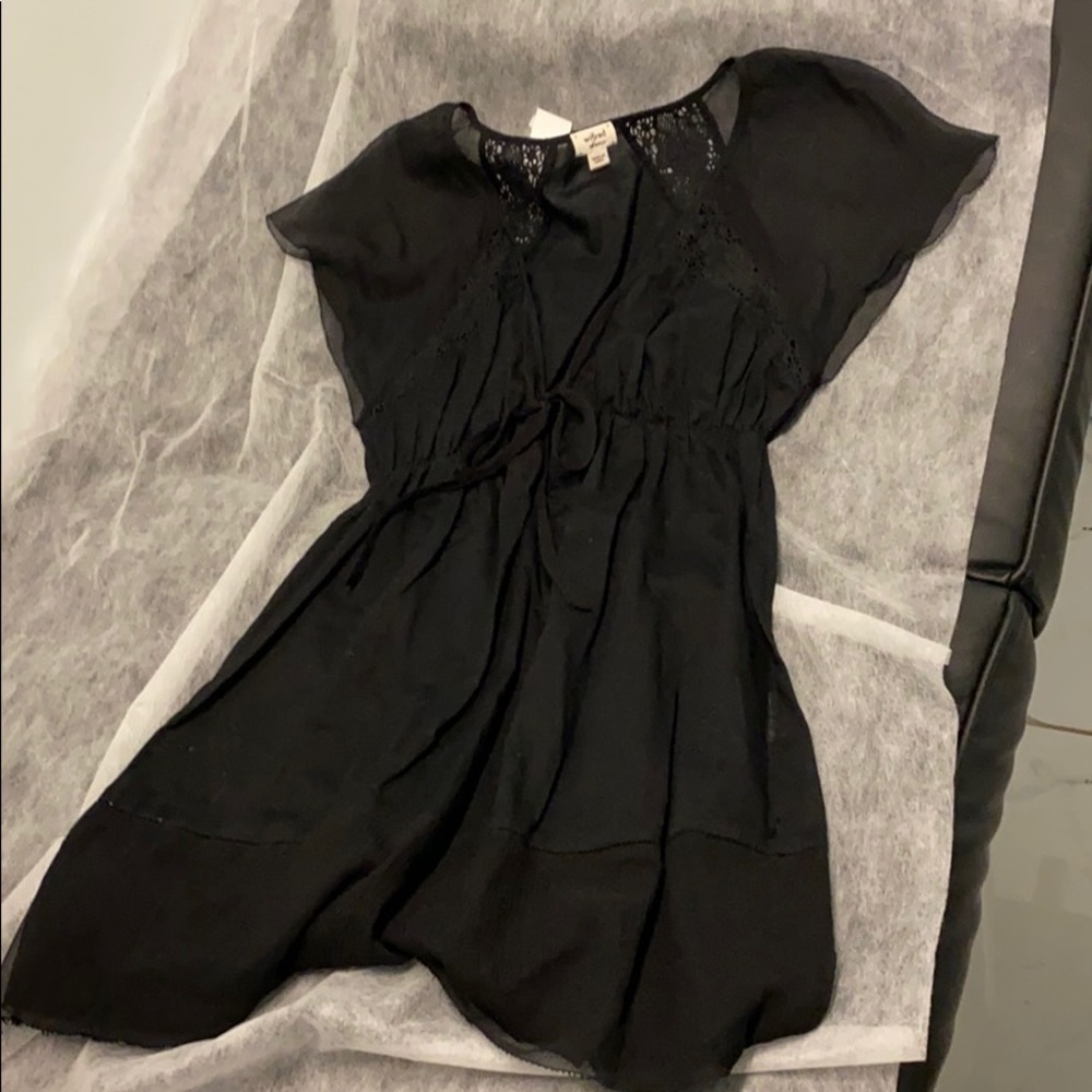 Aritzia Wilfred shirt